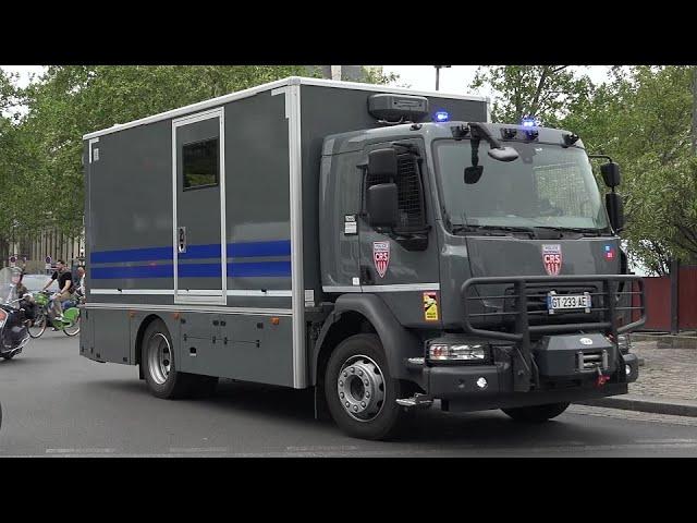 PARIS - 1er Mai 2024 - Forces de l'Ordre et Services de Secours - 1/5