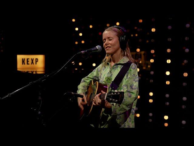 Alice Phoebe Lou - Full Performance (Live on KEXP)