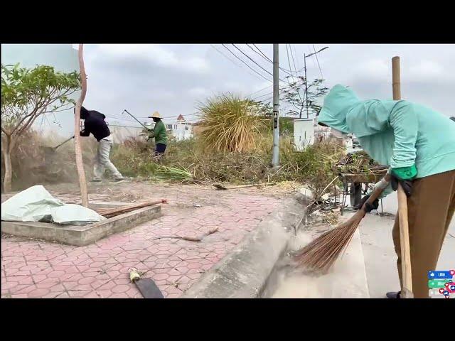 Sidewalks Cleaned Up in Front of Students, Locals, Authorities, and Sanitation Workers.