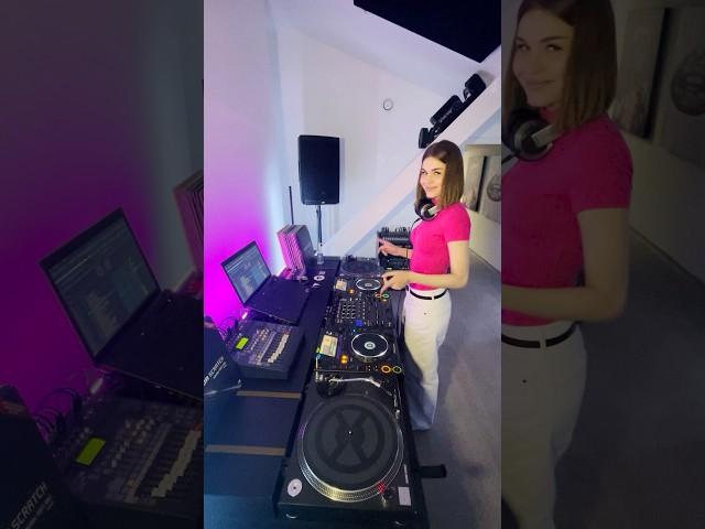 Olesya Anosova | Genre: Hip-Hop | Graduation: April 24, 2025 | #DJSchool #DJAcademy