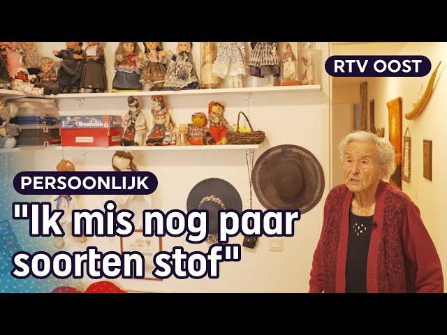 Johanna (97) maakt zelf klederdracht voor haar 100 poppen | RTV Oost