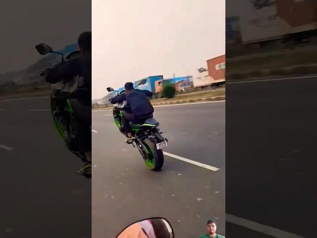 Kawasaki z900 wheelie #z900 #zx10r #zx6r #s1000rr #streetfighter #motovlog #wheelie #arrow #shorts