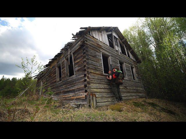 3 days in the wild taiga. An old abandoned house made of wood. Wild fishing.