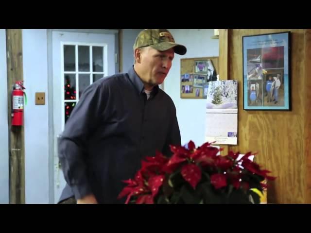 Psycho Dad Trashes Store (Archive)