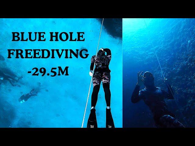 Ελεύθερη κατάδυση στα 30 μέτρα. Freediving to 30 meters