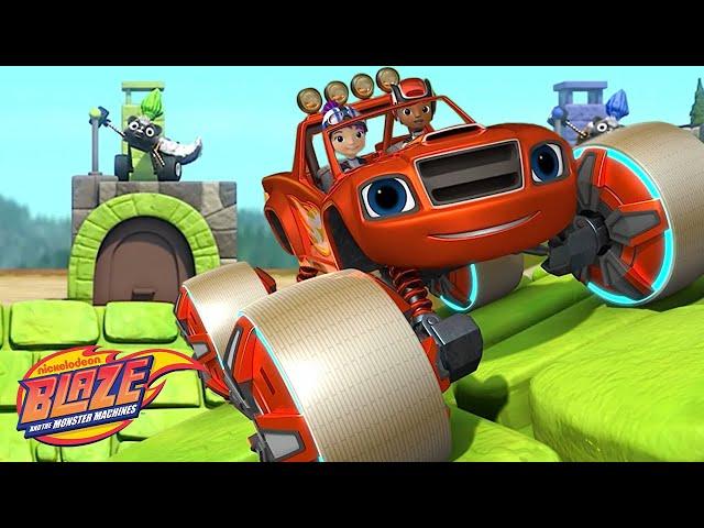 Blazes Climbs Past Stinky Skunks! | Blaze and the Monster Machines