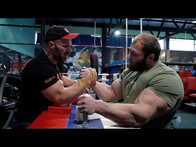 CYPLENKOV vs SMAEV vs AKIMBO 69 / Arm Wrestling