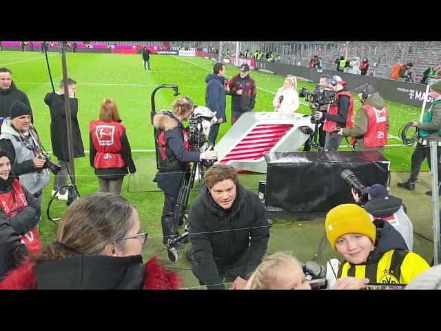 Edin Terzic erfüllt Fotowunsch - und lobt BVB-Fan für seinen Mut im Bayern-Block nach 2:4-Niederlage