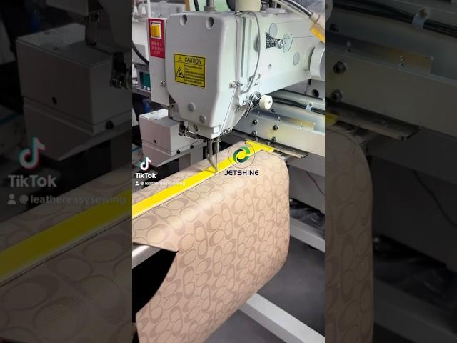 Long arm automatic pattern sewing machine of handbag machine