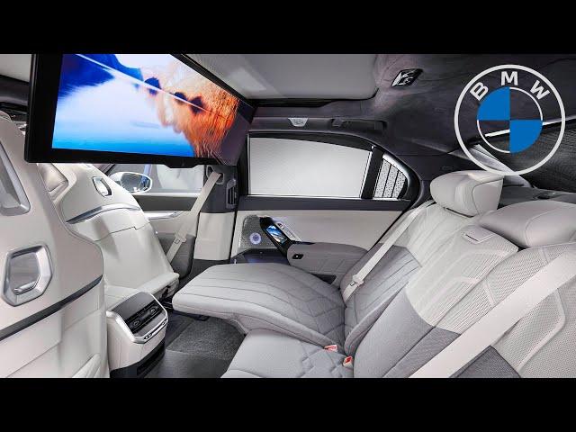 Luxury BMW 7 Series 31-INCH 8K Backseat Screen