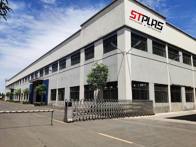 STPLAS manufacture to do waste plastic recycling machine.