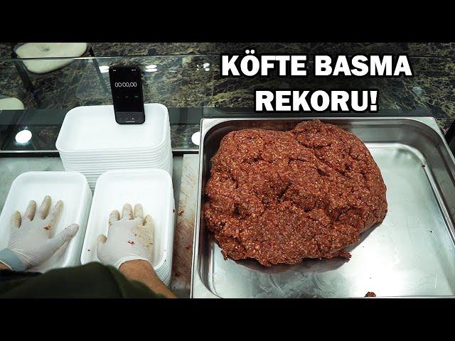 KÖFTE BASMA REKORUNU KIRDIK! EN HIZLI KASAP KÖFTE YAPIMI, 5 DAKİKADA 11 KG KASAP KÖFTESİ!!!