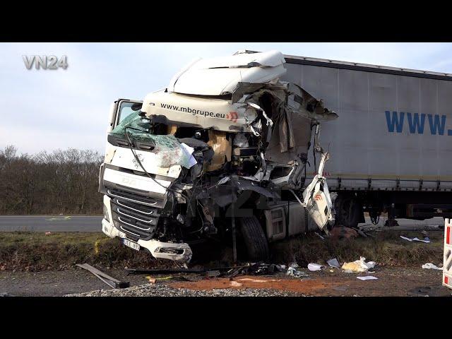 VN24 - Semitrailer crashes into oncoming traffic on federal highway 54