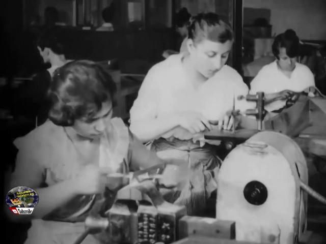 Building Spruce Bi-Planes WW1..1918  cool Film