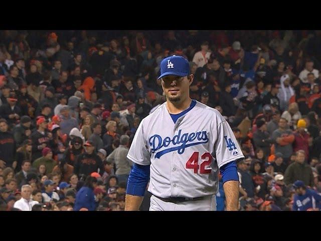 LAD@SF: Beckett fans four, gets out of two major jams