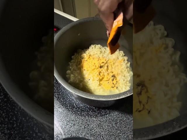 Spicy Bul Dak Ramen Review! #fyp #fok