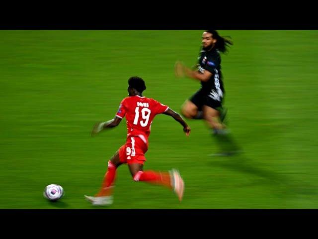 Alphonso Davies Crazy Speed Show