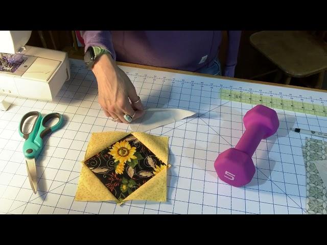 15 minute sew along "square in a square block"