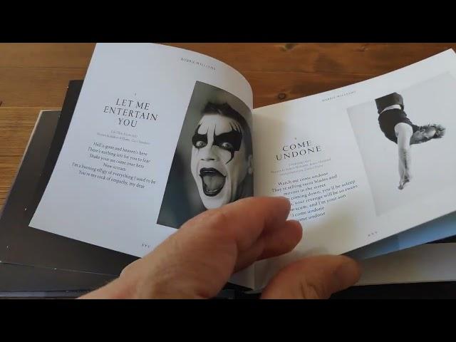 Robbie Williams XXV Deluxe 2CD including Signed Artcard Unboxing