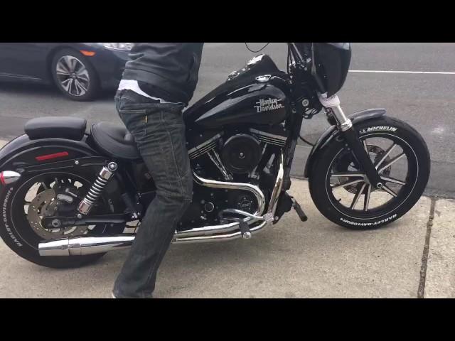 Harley Dyna Street Bob with Stereo