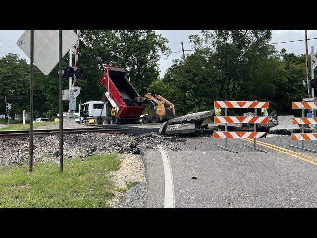 Railroad work closes Highway 52 crossing in Pelham