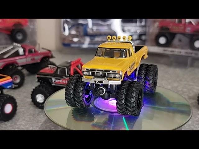 opening monster trucks from greenlight Kings of crunch bigfoot usa 1.