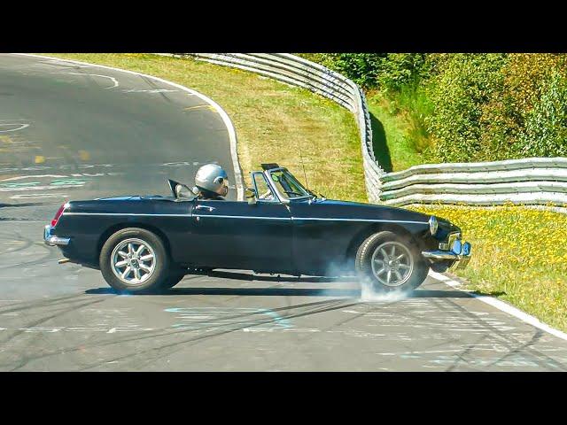 Nürburgring CLASSIC Highlights & Crash! Oldtimer Grand Prix - Classic & Vintage Cars Nordschleife