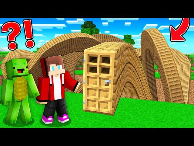 JJ and Mikey Found The LONGEST CURSED DOOR in Minecraft Maizen!