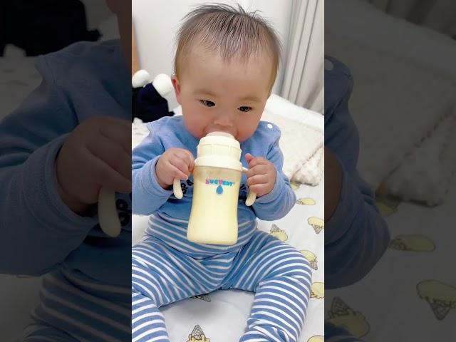 Adorable Yiyi Reaching Out for His Milk - So Cute!  #YiyiMoments #CuteBaby #BabyLove