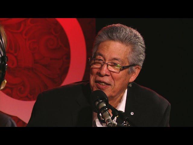 Thomas King rides "The Back of the Turtle"