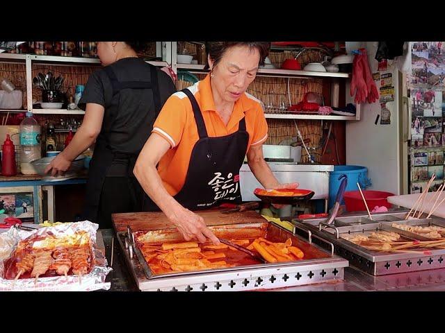 200원 떡볶이, 한국에서 가장 저렴한 떡볶이 / Popular Snacks in the Korean Market / Korean Street Food / 부산맛집, 영국이네