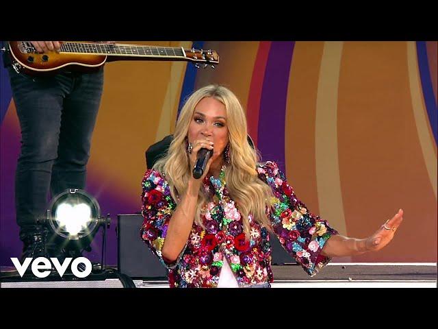 Carrie Underwood - Out Of That Truck (Live From GMA Summer Concert Series)