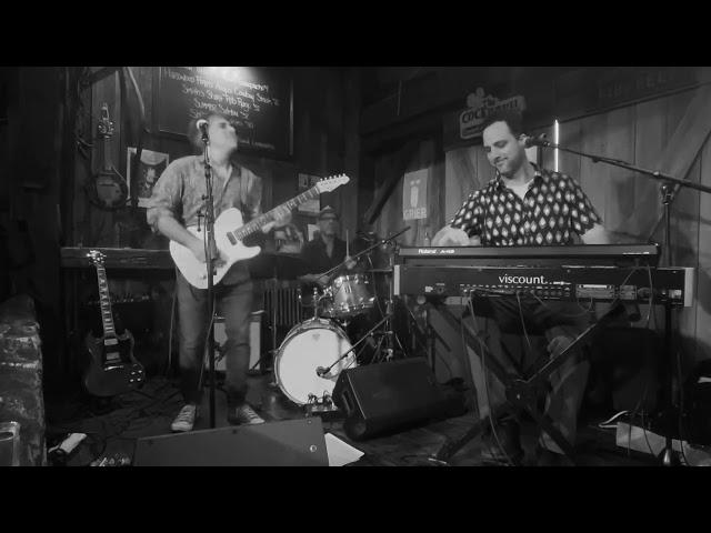 Brooklyn Holdouts - Cry To Me (S. Burke)