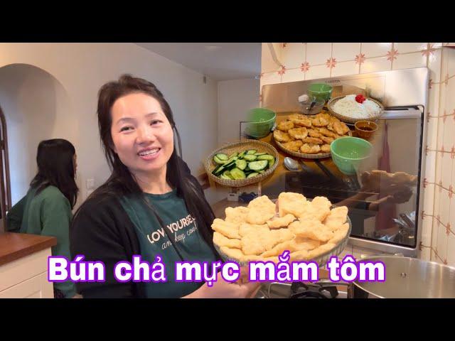 Bữa trưa bún chả mực mắm tôm, em Ki mang nem sang cho hàng xóm , Mai le cuộc sống ở Pháp