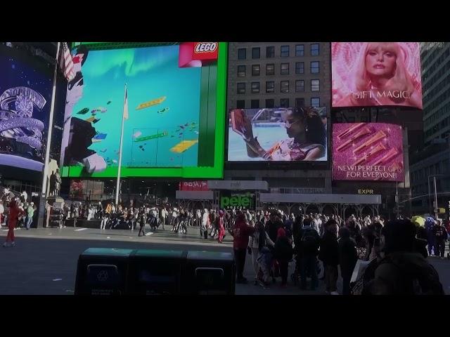 Lipstick from Suriname on Times Square Billboards