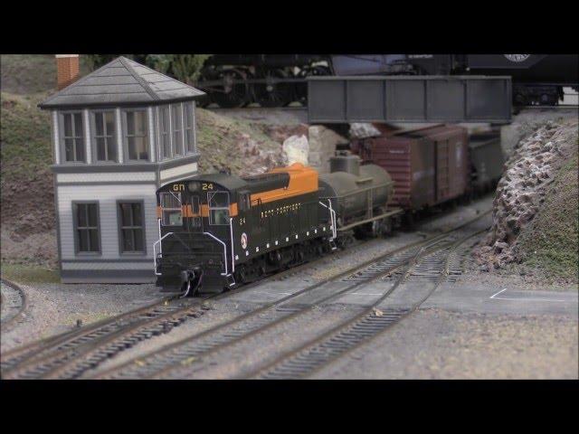 Review of Bowser Baldwin S-12 with ESU LokSound & TCS KeepAlive