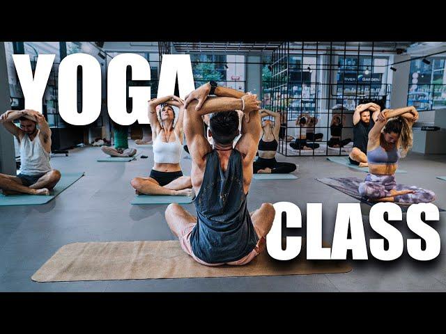 HUB joga s @TomashStrnadyoga   | GymBeam Prague Fitness Hub