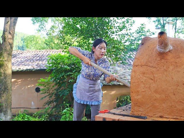 Bread kiln| Time pinches mud into a home; flower of romance blooms out of the flour between fingers.