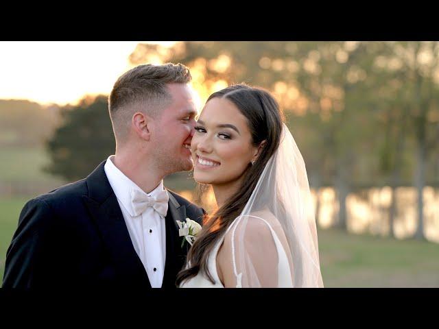 Beautiful Louisiana wedding in the prettiest outdoor chapel  The White Magnolia | Lacey + Ryan 