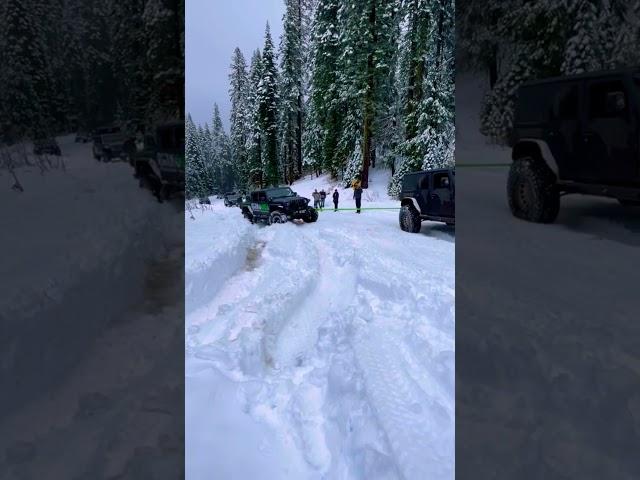 Just Check the Power Of 4×4 In Snow Falling #shorts #Power #modified