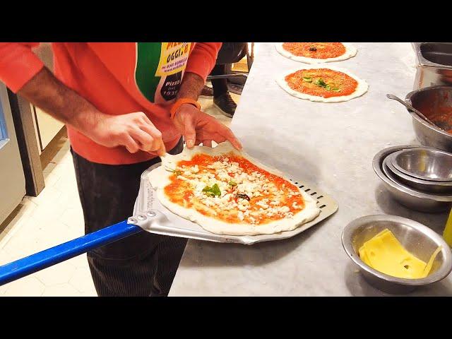 THE BEST ITALIAN PIZZA STREET FOOD IN NAPOLI - PIZZA A PORTAFOGLIO TARALLERIA NAPOLETANA