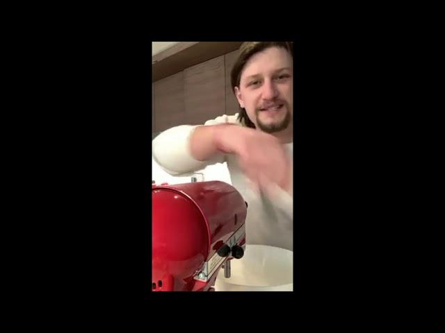 Hampton Water - Instagram Live - Jesse Bongiovi - Hampton Water Mothers Day Sponge Cake