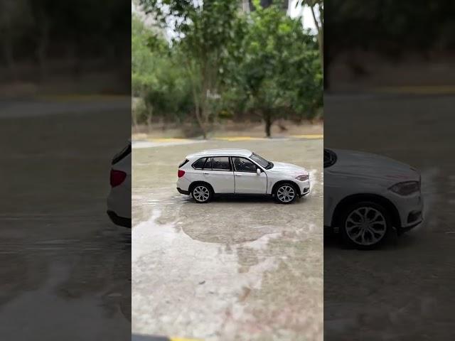 Cars Fall In The Water Welly Cars