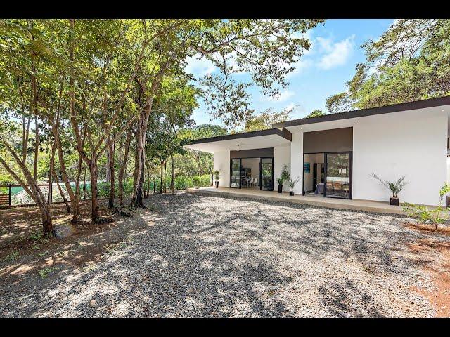 Casa Esmerelda - New 2 bed home 5 mins to Tamarindo beach!!
