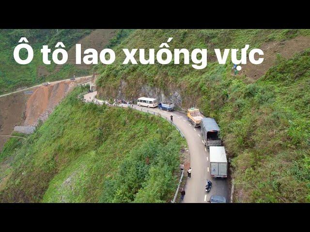 Ô TÔ LAO XUỐNG HẺM VỰC ĐÈO MÃ PÌ LÈNG