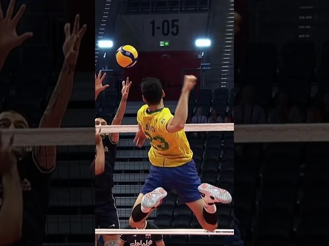 Super spike by Flávio Gualberto  #epicvolleyball #volleyballworld #volleyball