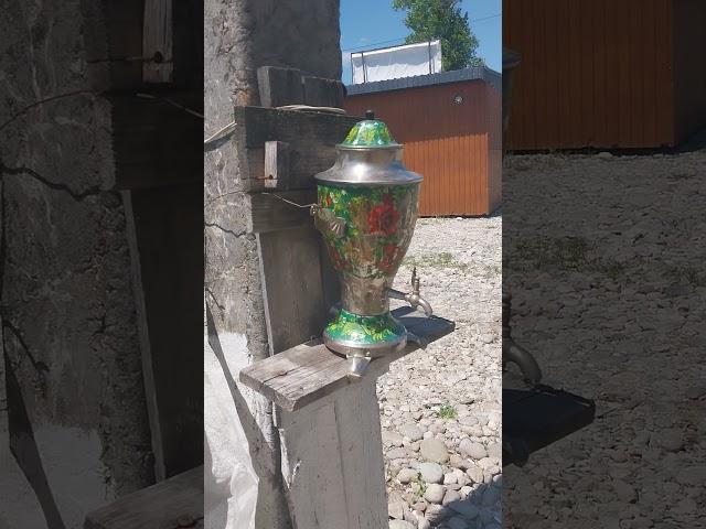 Самовар-рукомойник на окраине с.Лечинкай /КБР