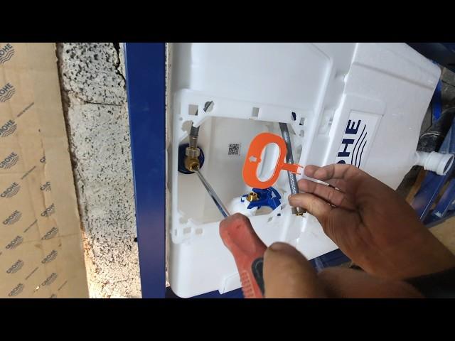 Important details in installing a suspended toilet seat frame