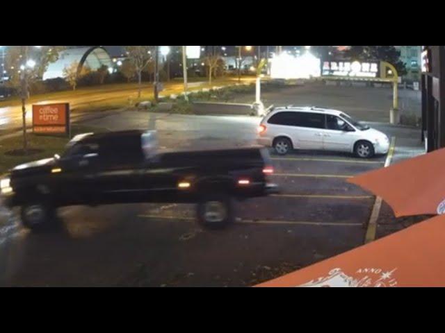 ATM being ripped out of business by pickup truck in Mississauga