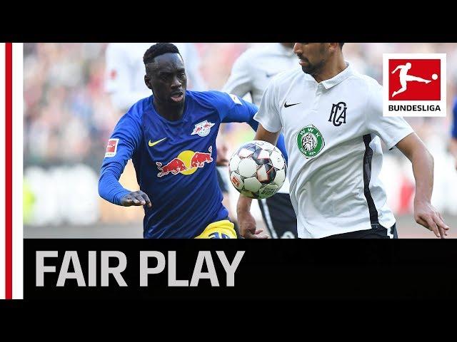 The Fair Play Moment of Matchday 08 - Augustin's Great Sportsmanship